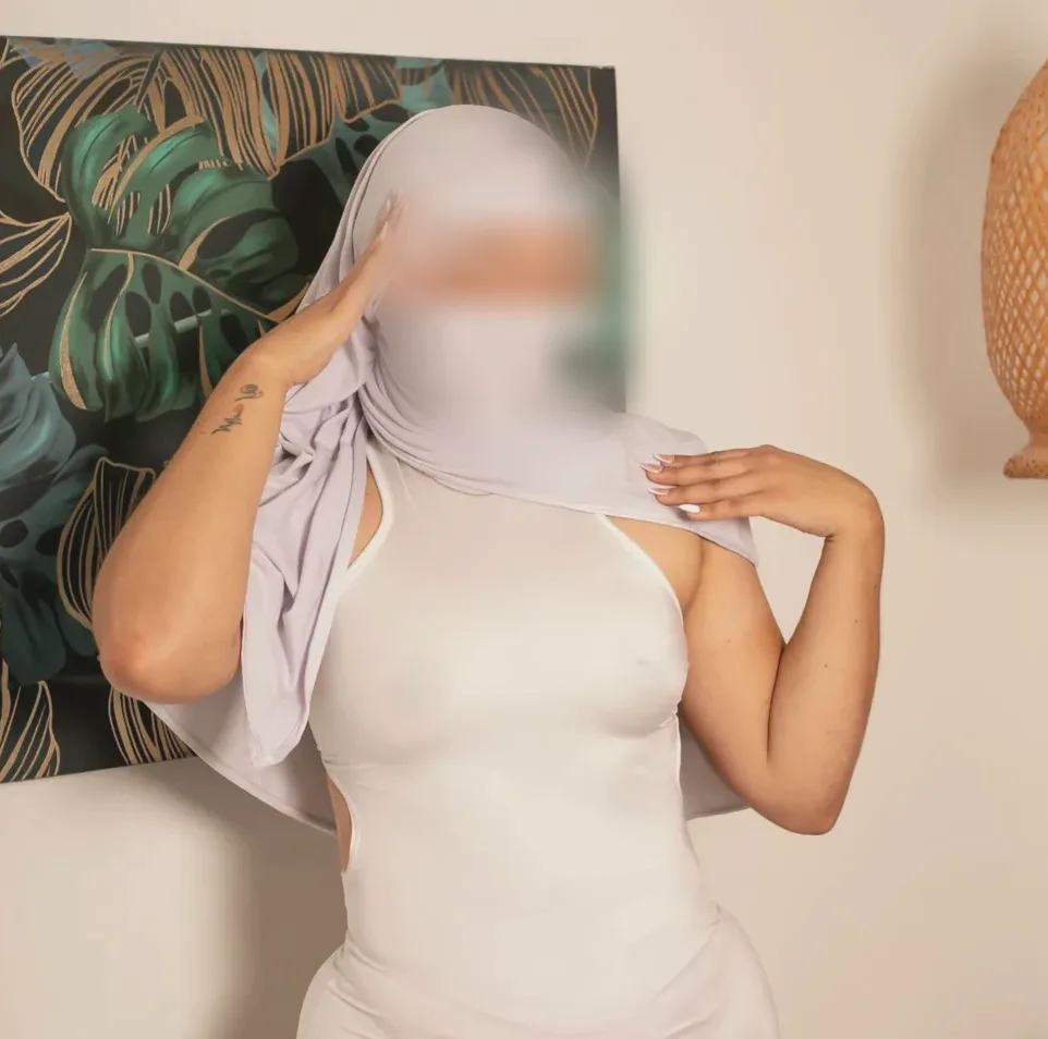 Aleksandra, 21
