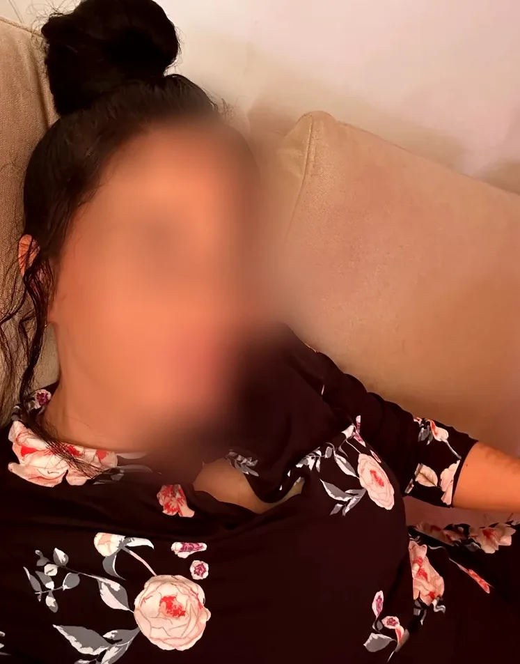 Claire, 36